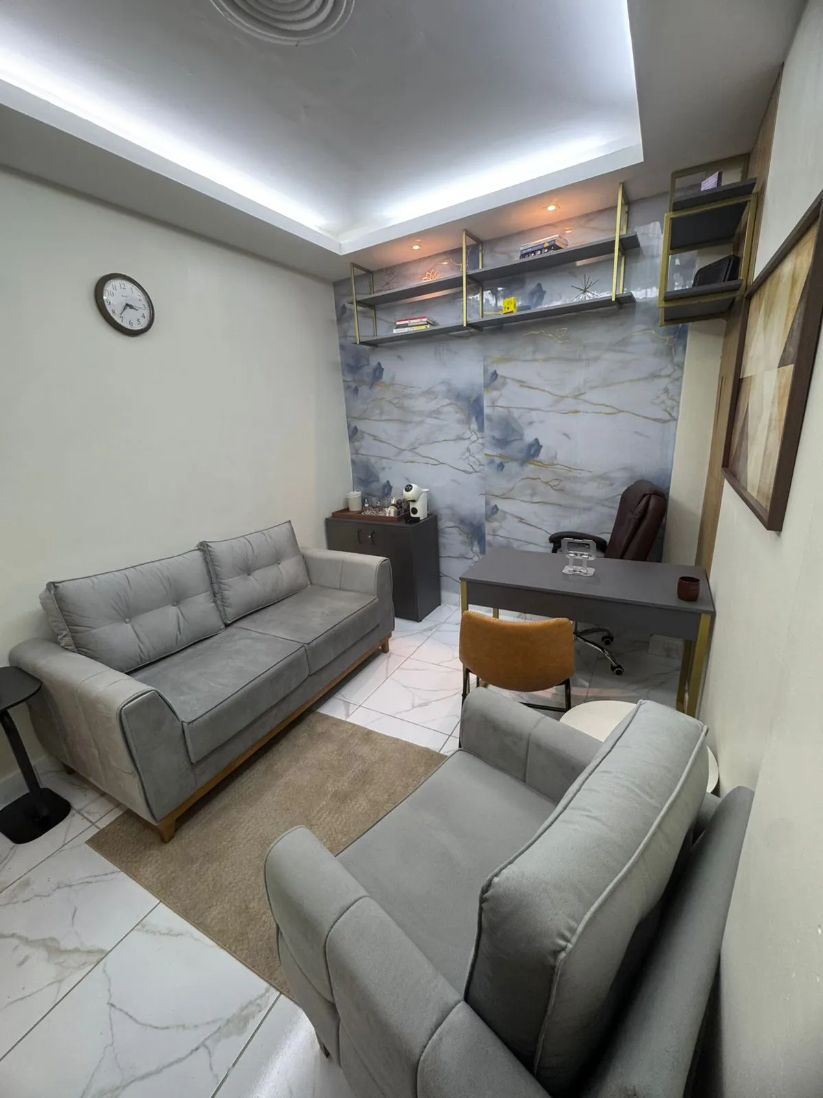 Poltrona e decoração do consultório